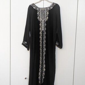 Beautiful floor length dress with silver sequin pattern